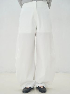 amomento pants 限定値下げ AMOMENTO(アモーメント)のCURVED SILHOUETTE PANTS通販