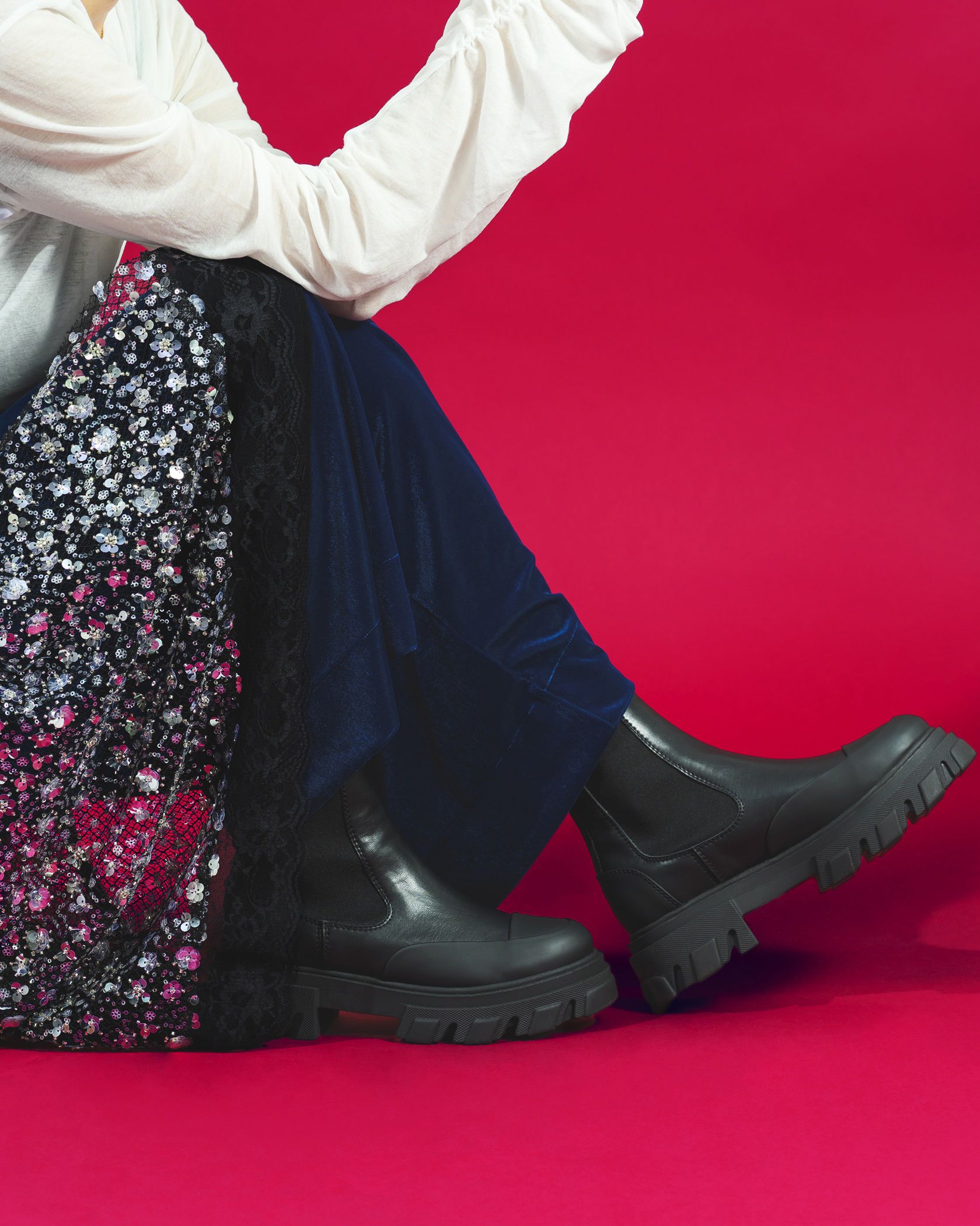 GANNI・Cleated Mid Chelsea Boot Black Stitch・￥74,800