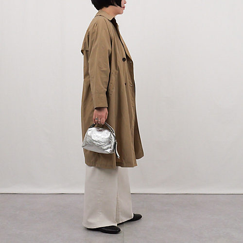 スタッフ身長166cm (別注)ベージュ×水牛ボタン/サンプルサイズ