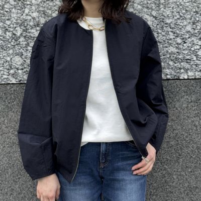 E by eclat(イーバイエクラ)の撥水ノーカラー袖ダーツブルゾン