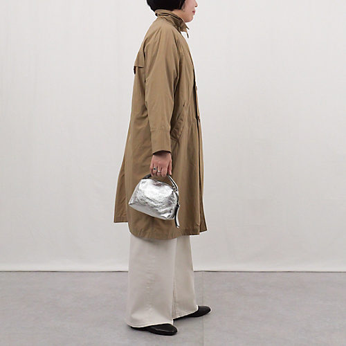 スタッフ身長166cm (別注)ベージュ×水牛ボタン/サンプルサイズ