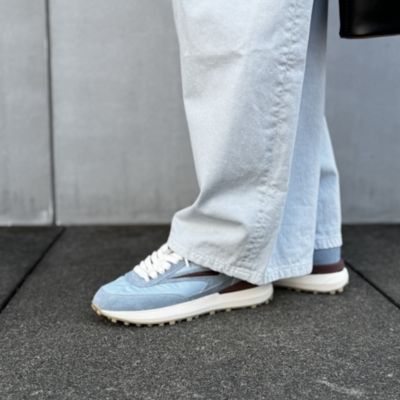大人カジュアルは“スニーカー次第”【40代ファッション】