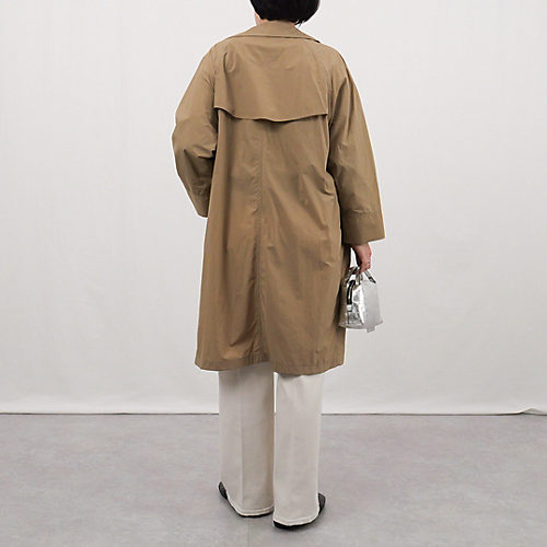 スタッフ身長166cm (別注)ベージュ×水牛ボタン/サンプルサイズ