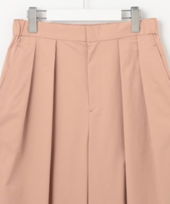 新品　タグ付き　自由区 ホワイト ガウチョパンツ 38 自由区(ジユウク)の【カタログ掲載・洗える】タックガウチョ パンツ