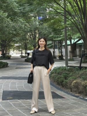 E by eclat(イーバイエクラ)のシアーピンタックTブラウス通販 | 集英社