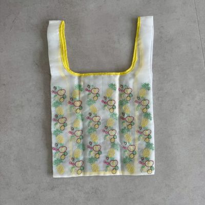 【新品未使用】近沢レース　フルーツバスケット サブバッグM（アップル） 近沢レース店(チカザワレーステン)の【洗える】フルーツバスケット小物