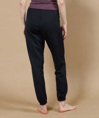 【美品】Julier ジュリエ　プランプストレッチギャザーパンツ　ネイビー　ヨガ Julier(ジュリエ)のプランプストレッチ ギャザーパンツ通販 | 集英社