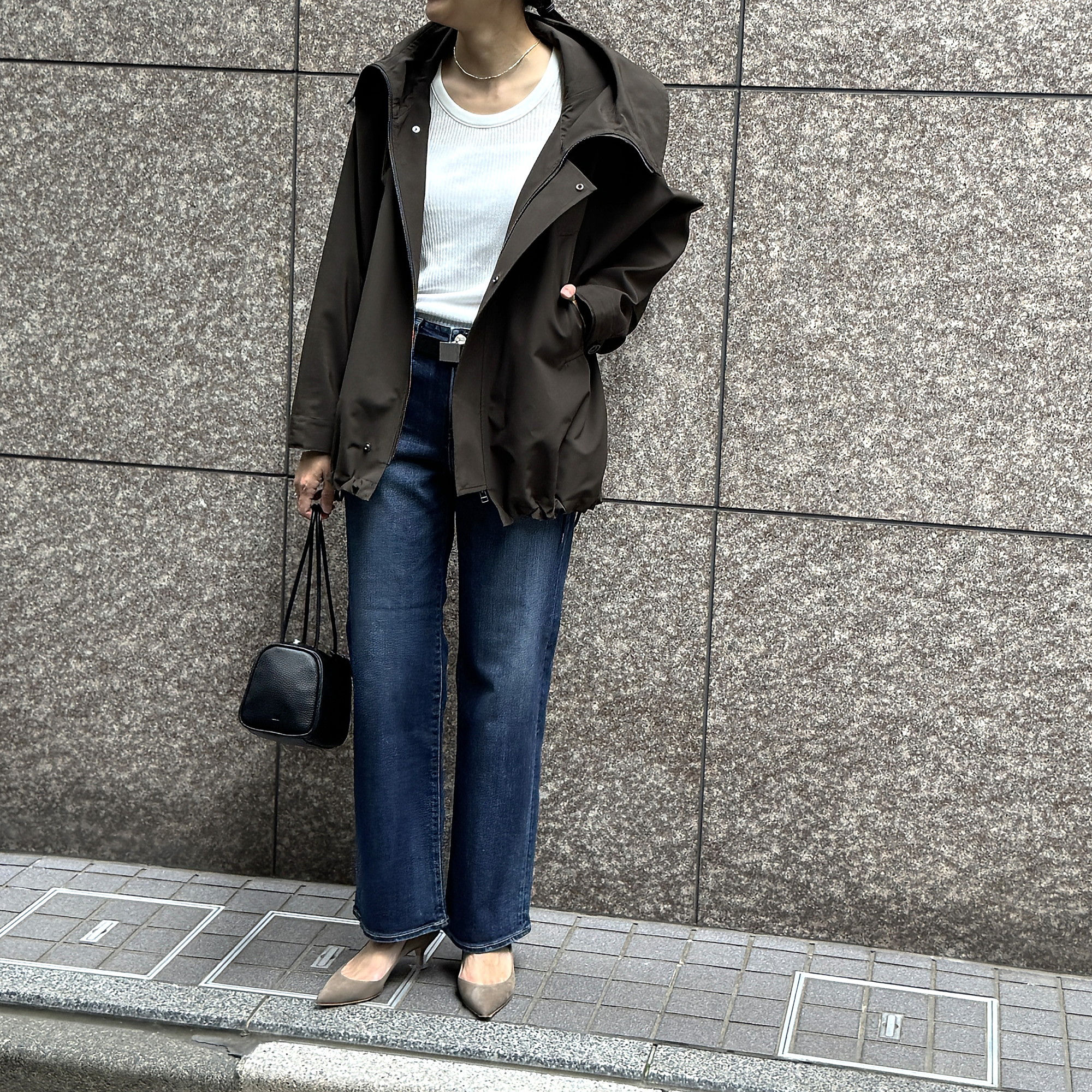 新色追加! 大人デニム「RED CARD TOKYO」のストレートをスタッフが身長別ではき比べ【40代ファッション】