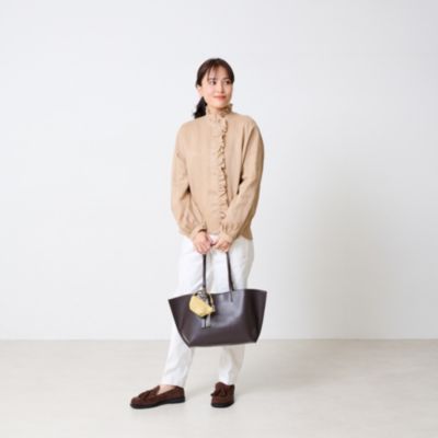 12closet(トゥエルブクローゼット)のチャーム付き 横長床革トート