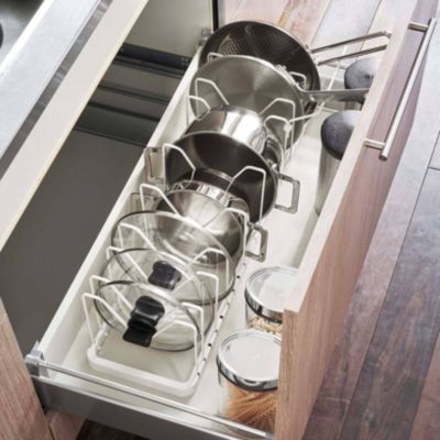 212 Kitchen Store トゥーワントゥーキッチンストア のtower タワー シンク下伸縮鍋蓋 フライパンスタンド Wh通販 集英社happy Plus Store