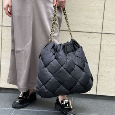 美品 VIOLAd’ORO ナイロンボンディングメッシュチェーンバッグ VIOLAd'ORO(ヴィオラドーロ)のナイロンボンディングメッシュ