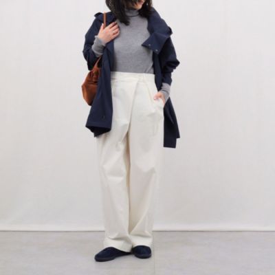 きれいめコーデを格上げする「adidas」大人の春スニーカー【40代ファッション】