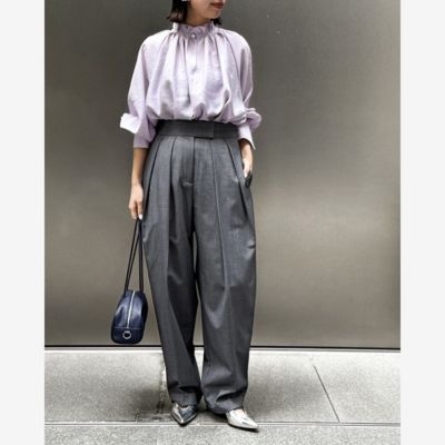 夏の足もとを涼しく、軽やかに魅せる最旬サンダル10選【40代ファッション】