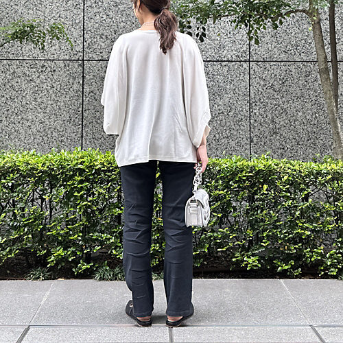 E by eclat
イーバイエクラ
【前後2WAY】シルク混ニットカーディガン
¥18,150(税込)
カラー:ホワイト、ブラック、ボルドー