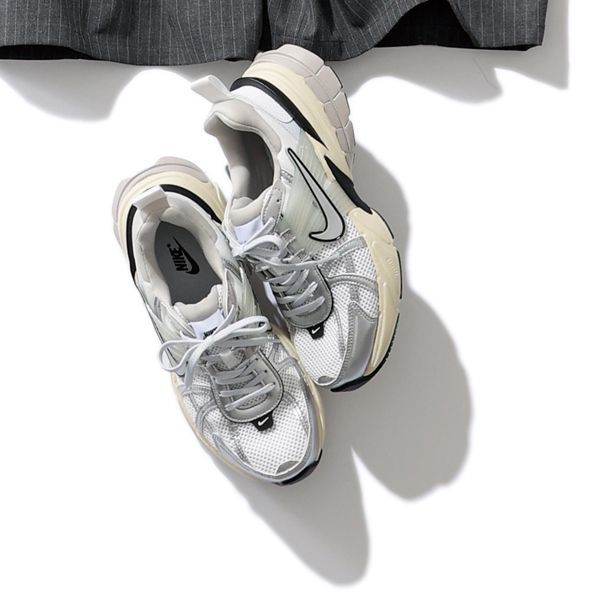 NIKE