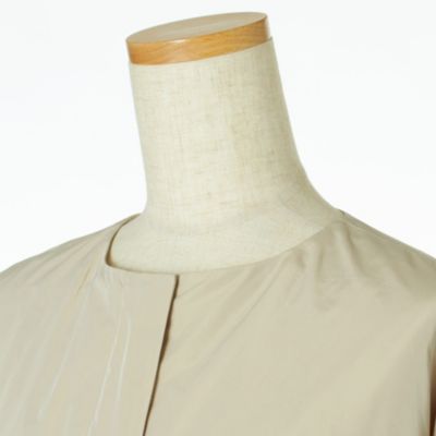 E by eclat(イーバイエクラ)のメモリータフタノーカラーブルゾン