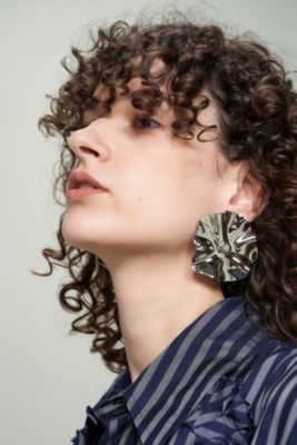 TOGA PULLA(トーガ プルラ)のFlower motif earrings通販 | mirabella 