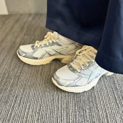 大人カジュアルは“スニーカー次第”【40代ファッション】