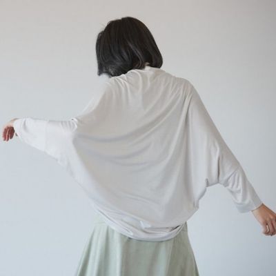 ドレスハーセルフ　カットソー/シルクソフトリネンボレロカーディガン DRESS HERSELF(ドレスハーセルフ)のカットソー／シルクソフト