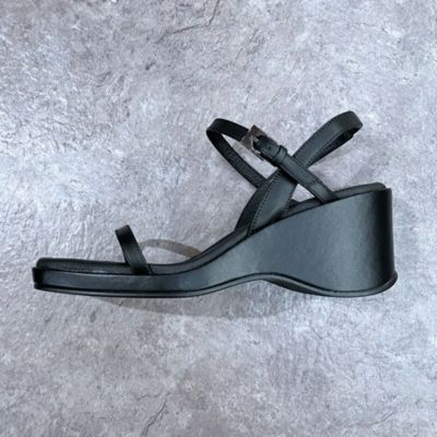 APOM アポム　クロスストラップウエッジサンダル　黒　厚底　レザー　23.5 アポム APOM クロスストラップサンダル 25 （ブラック） -靴