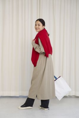 ���f���T�C�Y�F164cm/�x�[�W��/���p�T�C�Y�FL