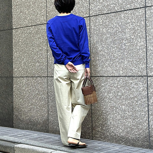 梅雨も猛暑も怖くない!さらりと涼やか快適素材でつくられた「大人のための機能服6選」【40代ファッション】