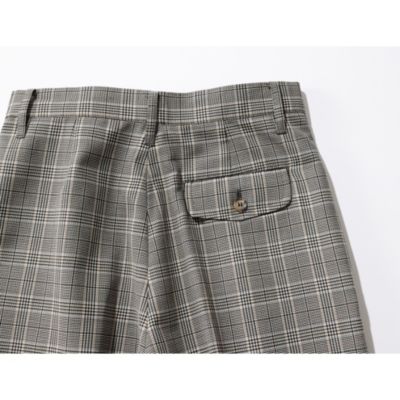 �I�W���̂���E�q�b�v�̃|�P�b�g�͂����č��߂ɔz�u�B