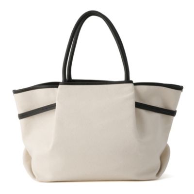 シーズンレスに使える、しゃれ見えがかなう 最新「モノトーンアイテム」まとめ【40代ファッション】