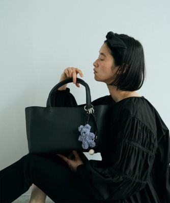 ⭐️ 【新品未使用】マルシェトート ラージ （人気の黒ストラップ付き） marjour(マージュール)のLANDSCAPE FAKE LEATHER TOTE BAG通販