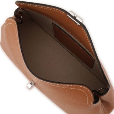 TOTEME(トーテム)のT－Lock grained－leather clutch通販 | 集英社