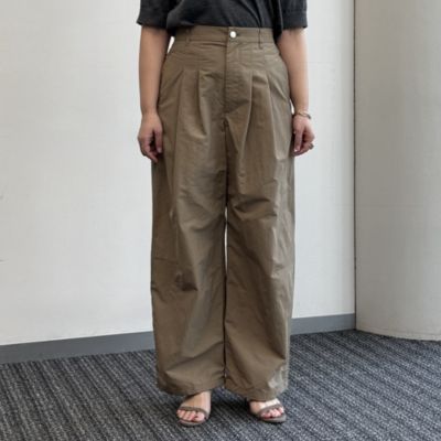 スタッフ身長160cm(骨格ウェーブ)ベージュ/40サイズ着用