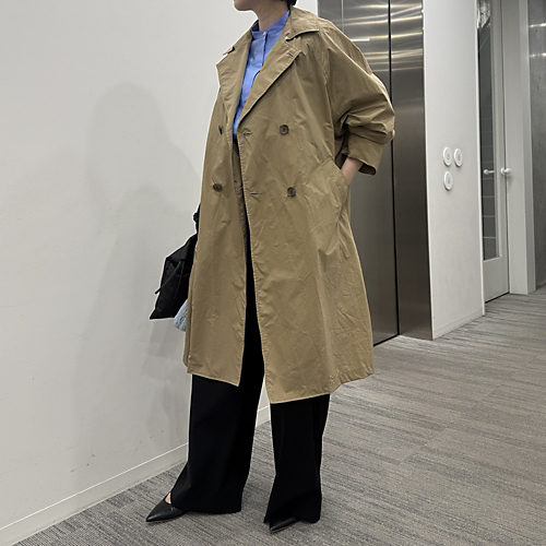 スタッフ身長159cm (別注)ベージュ×水牛ボタン/1