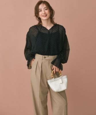 値下げ！23区【洗える】クレープドットフロッキー ブラウス 23区(ニジュウサンク)の【洗える】クレープドットフロッキー
