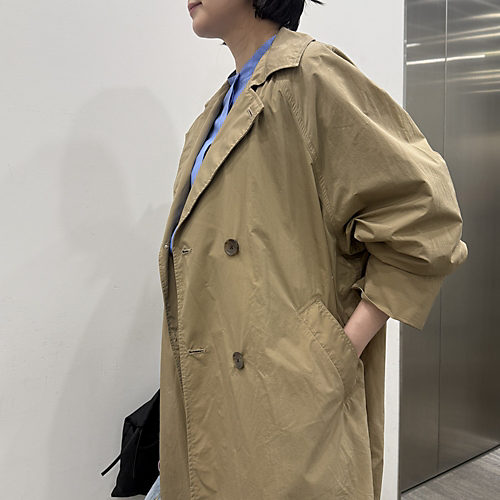 スタッフ身長159cm (別注)ベージュ×水牛ボタン/1