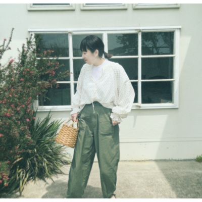 新品 12closet 石上美津江さん 洗える カーヴィパンツ 36 ホワイト 12closet(トゥエルブクローゼット)の【石上美津江さんコラボ
