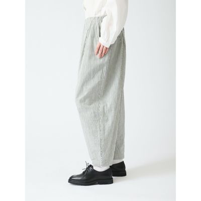 mizuiro ind(ミズイロインド)のヒッコリーワイドテーパードパンツ通販