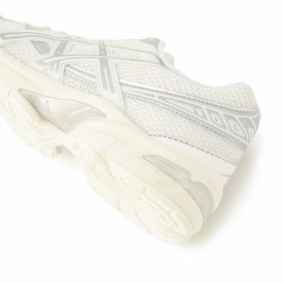 大人カジュアルは“スニーカー次第”【40代ファッション】