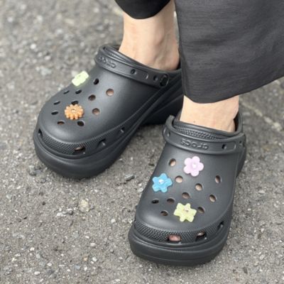 crocs(クロックス)のWOMEN'S CROCS CLASSIC BAE CLOG通販 | 集英社