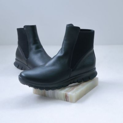 【美品】ベル　エンチャンテッド enchanted(エンチャンテッド)の本革サイドリブジップショート