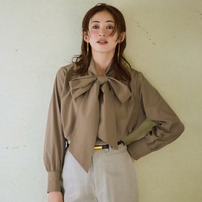美品【LEE別注】our サラッと涼しい二の腕すっきりブラウス OURHOME(アワーホーム)の【LEE別注】【洗える】【吸水速乾