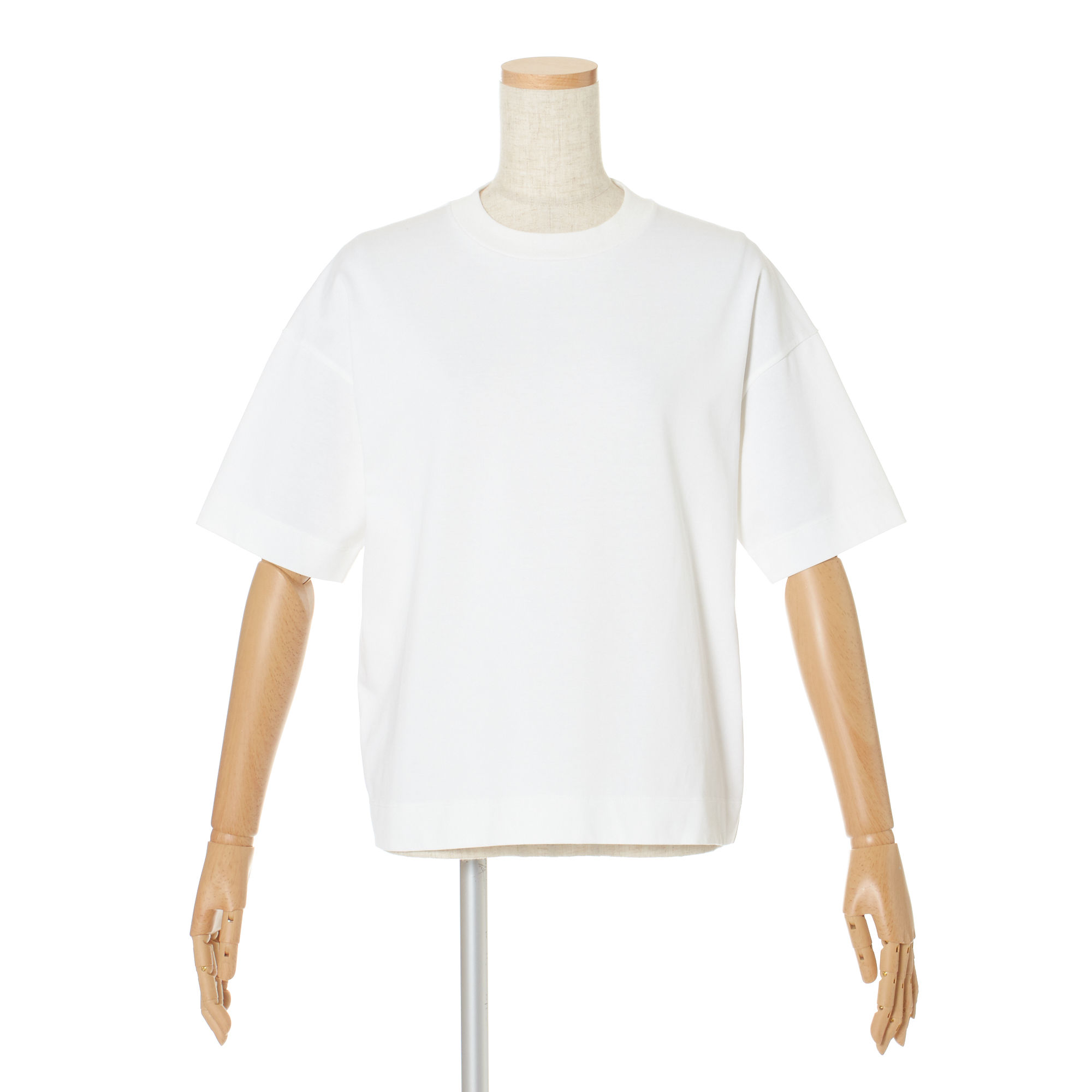 程よい厚みと大きめシルエットが、楽ちんなのにおしゃれに決まる　SLOANE　ペルーコットン天竺 Tシャツ