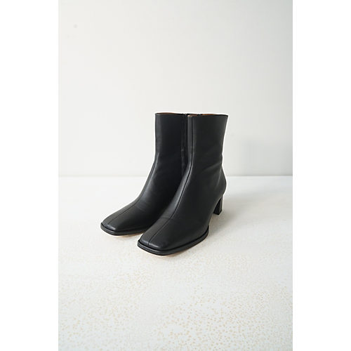 JANE SMITH／SQUARE TOE SHORT BOOTS／￥48,400