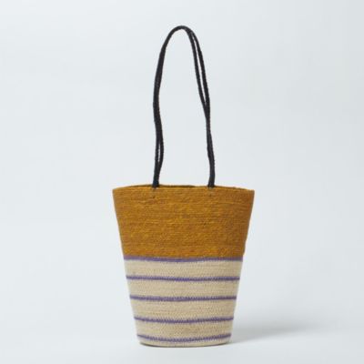 着こなしに春夏らしい抜け感をくれるバケツ型のかごトートバッグ　BASKET TOTE BAG