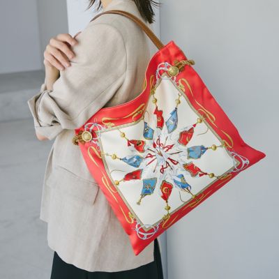 トプカピ（TOPKAPI）/【TREASURE TOPKAPI】マイルドサテン スカーフ柄 トートバッグ TOPKAPI(トプカピ)の【TREASURE TOPKAPI】マイルドサテン スカーフ柄