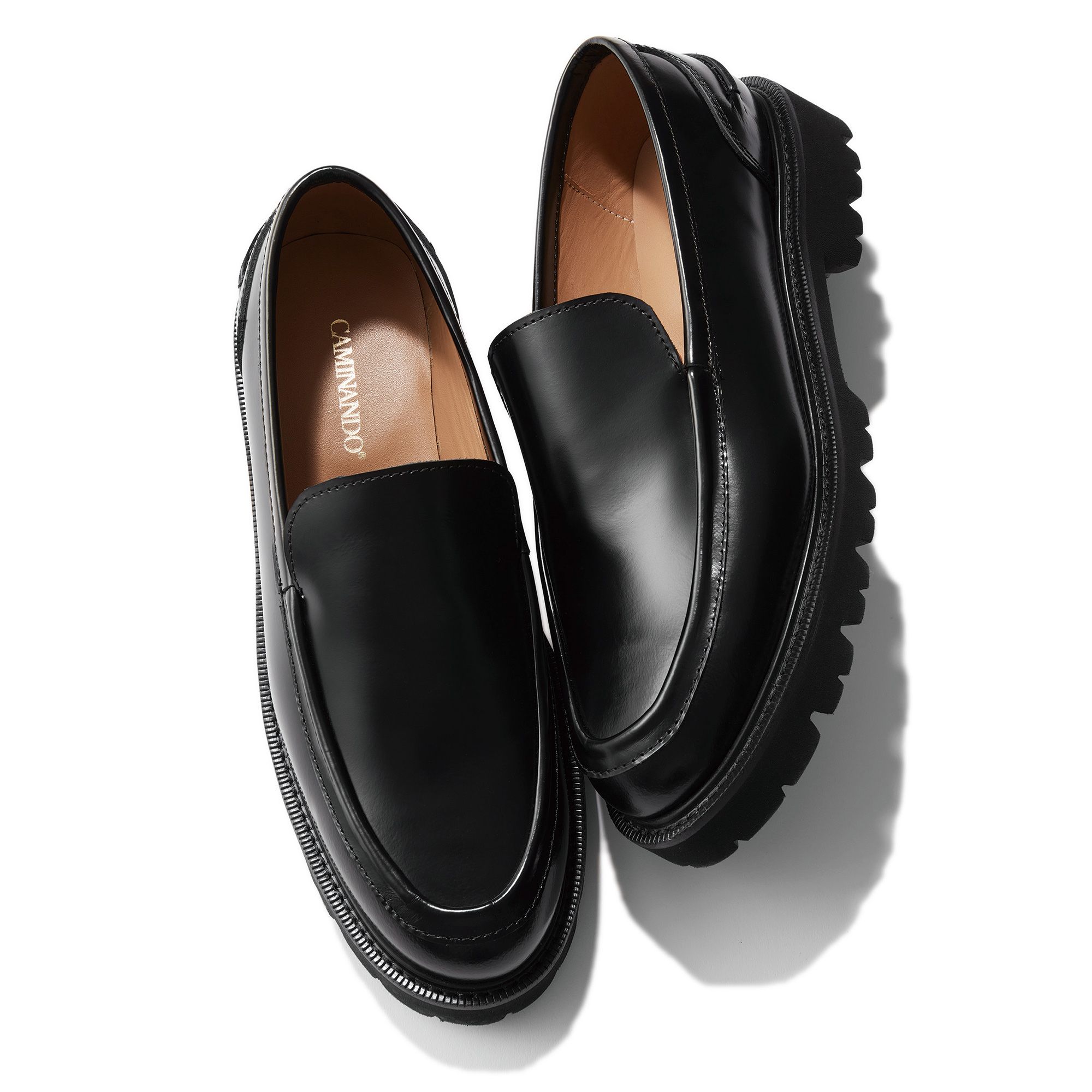 通勤も週末も洗練見え。大人のきれいめ靴10選【40代ファッション】