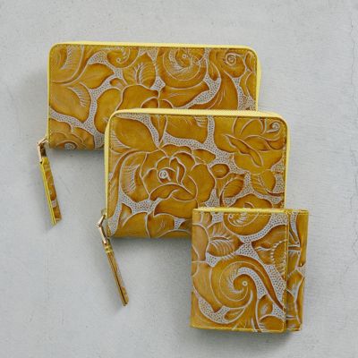 集英社HAPPY PLUS STORETOPKAPI（トプカピ）/【TREASURE TOPKAPI】ローズエンボス ツヤ レザー ラウンドファスナー 二つ折り財布／パスポート対応