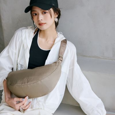 集英社HAPPY PLUS STORETOPKAPI（トプカピ）/【Breath TOPKAPI】Freely フリーリー ナイロン ロゴテープ  ラウンド ショルダーバッグ