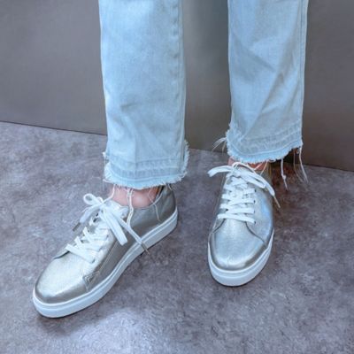 レザースニーカーをアンライニング仕様で快適ソフトに　【APOM】本革アンライニングレースアップスニーカー