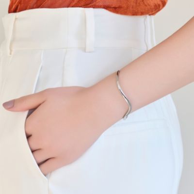 集英社HAPPY PLUS STOREPhoebe（フィービィー）/【金属アレルギー対応】ウェーブラインメタルバングル／サージカルステンレス