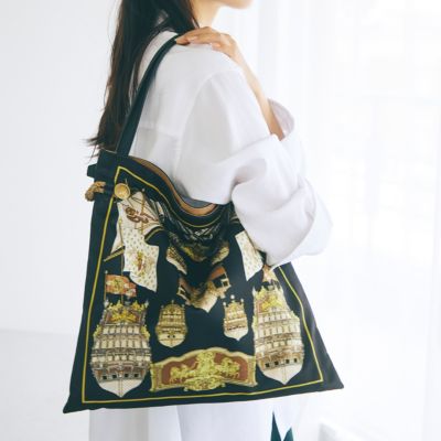 ♡入手困難♡トプカピ♡スカーフバック♡ファッションアイテムプリントショルダー♡ 新色追加】【TREASURE TOPKAPI】マイルドサテン スカーフ柄 巾着